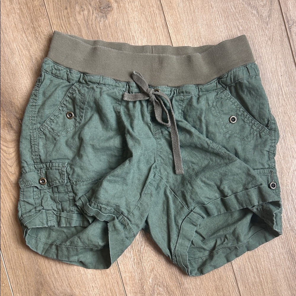 Linen Motherhood Olive Cargo Shorts for Women
